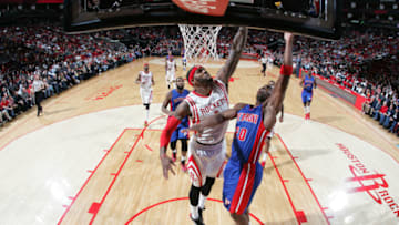 HOUSTON, TX - MARCH 6: Jodie Meeks #20 of the Detroit Pistons shoots against Josh Smith #5 of the Houston Rockets on March 6, 2015 at the Toyota Center in Houston, Texas. NOTE TO USER: User expressly acknowledges and agrees that, by downloading and or using this photograph, User is consenting to the terms and conditions of the Getty Images License Agreement. Mandatory Copyright Notice: Copyright 2015 NBAE (Photo by Bill Baptist/NBAE via Getty Images)