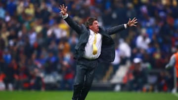 MEXICO CITY, MEXICO - DECEMBER 16: Miguel Herrera, Coach of America celebrates after the final second leg match between Cruz Azul and America as part of the Torneo Apertura 2018 Liga MX at Azteca Stadium on December 16, 2018 in Mexico City, Mexico. (Photo by Hector Vivas/Getty Images)