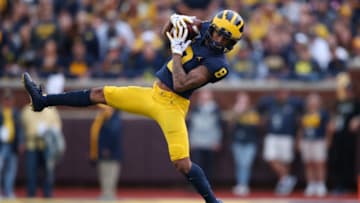 ANN ARBOR, MICHIGAN - SEPTEMBER 28: Ronnie Bell #8 of the Michigan Wolverines makes a first quarter catch while playing the Rutgers Scarlet Knights at Michigan Stadium on September 28, 2019 in Ann Arbor, Michigan. (Photo by Gregory Shamus/Getty Images)