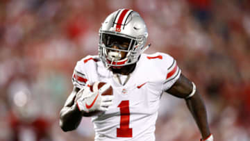BLOOMINGTON, IN - AUGUST 31: Johnnie Dixon #1 of the Ohio State Buckeyes runs for a touchdown against the Indiana Hoosiers at Memorial Stadium on August 31, 2017 in Bloomington, Indiana. (Photo by Andy Lyons/Getty Images)