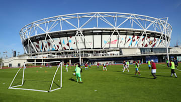 LONDON, ENGLAND - SEPTEMBER 29: Fans play football outside the stadium prior to the Premier League match between West Ham United and Manchester United at London Stadium on September 29, 2018 in London, United Kingdom. (Photo by Warren Little/Getty Images)