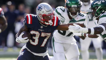 EAST RUTHERFORD, NEW JERSEY - SEPTEMBER 19: (NEW YORK DAILIES OUT) Damien Harris #37 of the New England Patriots (Photo by Jim McIsaac/Getty Images)