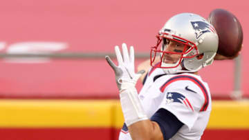 KANSAS CITY, MISSOURI - OCTOBER 05: Brian Hoyer #2 of the New England Patriots makes a pass against the Kansas City Chiefs at Arrowhead Stadium on October 05, 2020 in Kansas City, Missouri. (Photo by Jamie Squire/Getty Images)
