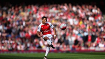LONDON, ENGLAND - APRIL 02: Alexis Sanchez of Arsenal in action during the Barclays Premier League match between Arsenal and Watford at the Emirates Stadium on April 2, 2016 in London, England. (Photo by Julian Finney/Getty Images)