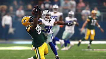 ARLINGTON, TX - OCTOBER 08: Martellus Bennett