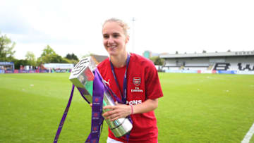 BOREHAMWOOD, ENGLAND - MAY 11: Vivianne Miedema of Arsenal celebrates with the trophy after the WSL match between Arsenal Women and Manchester City at Meadow Park on May 11, 2019 in Borehamwood, England. (Photo by Catherine Ivill/Getty Images)