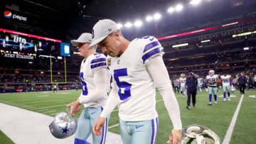 ARLINGTON, TX - DECEMBER 24: Chris Jones