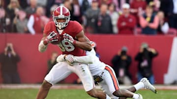 Nov 26, 2016; Tuscaloosa, AL, USA; Alabama Crimson Tide tight end O.J. Howard (88) pulls in a pass against the Auburn Tigers during the second quarter at Bryant-Denny Stadium. Mandatory Credit: John David Mercer-USA TODAY Sports