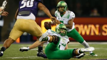 SEATTLE, WA - OCTOBER 17: Quarterback Vernon Adams Jr.