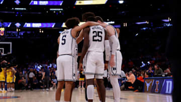 Duke basketball team huddles (Photo by Lance King/Getty Images)