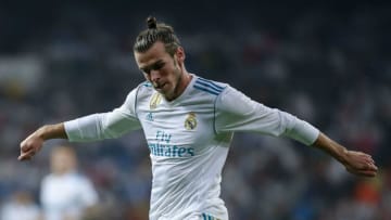 MADRID, SPAIN - SEPTEMBER 20: Gareth Bale of Real Madrid CF controls the ball during the La Liga match between Real Madrid CF and Real Betis Balompie at Estadio Santiago Bernabeu on September 20, 2017 in Madrid, Spain. (Photo by Gonzalo Arroyo Moreno/Getty Images)