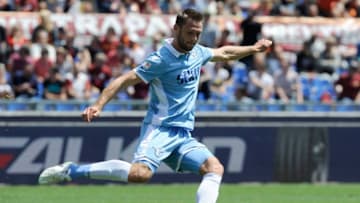 ROME, ROMA - APRIL 30: Stefan De Vrij of SS Lazio during the Serie A match between AS Roma and SS Lazio at Stadio Olimpico on April 30, 2017 in Rome, Italy. (Photo by Marco Rosi/Getty Images)