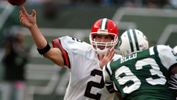 EAST RUTHERFORD, UNITED STATES: Cleveland Browns holder quarterback Tim Couch completes a pass in the fourth quarter against the New York Jets 27 October, 2002 at Giants Stadium in East Rutherford, NJ. The Browns came back from a 21-6 deficit to beat the Jets 24-21. AFP PHOTO/Matt CAMPBELL (Photo credit should read MATT CAMPBELL/AFP via Getty Images)