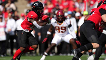 Cincinnati Bearcats take on Iowa State Cyclones at Nippert Stadium in 2023.