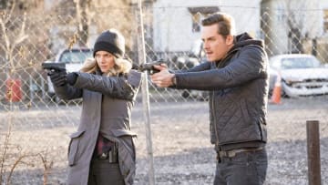 CHICAGO P.D. -- "Captive" Episode 512 -- Pictured: (l-r) Tracy Spiridakos as Hailey Upton, Jesse Lee Soffer as Jay Halstead -- (Photo by: Matt Dinerstein/NBC)