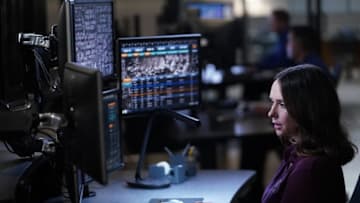 9-1-1: Jennifer Love Hewitt joins the cast this season. Photo Credit: Courtesy of FOX.