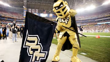 GLENDALE, AZ - JANUARY 01: Mascot Knightro of the UCF Knights performs during the Tostitos Fiesta Bowl against the Baylor Bears at University of Phoenix Stadium on January 1, 2014 in Glendale, Arizona. (Photo by Christian Petersen/Getty Images)