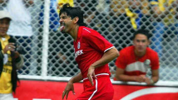 José Cardozo celebra un gol conseguido con Toluca.