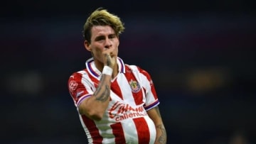 'Chicote' Calderón le repetió la dosis a Guillermo Ochoa en el Azteca.