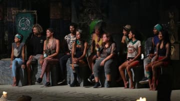Ex integrantes de Survivor aseguran que existe un "trío" en la tribu Halcón.