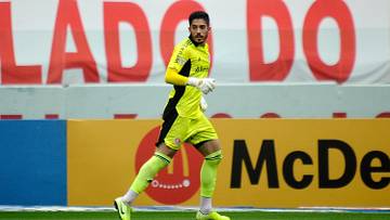 Daniel fez defesas salvadoras na reta final da partida Daniel fez defesas salvadoras na reta final da partida