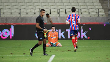Goleiro Matheus Teixeira defendeu duas penalidades