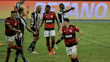 O Flamengo venceu o Botafogo por 2 a 0 no Cariocão 2021. Veja os destaques e as decepções da partida. 