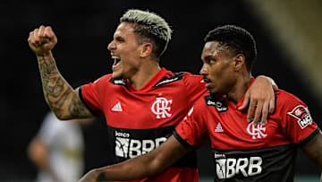Flamengo venceu Volta Redonda por 2 a 1