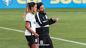 Arthur Elias comanda 'era de ouro' do Corinthians Feminino