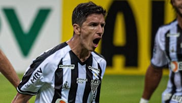 Nacho brilhou em sua estreia pelo Galo