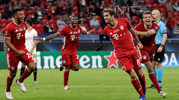 Goldener Siegtorschütze: Javi Martinez (2. v. l.)