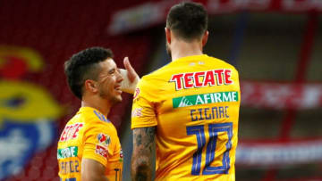 Gignac y Fernández festejan un gol de Tigres UANL conseguido en Copa.