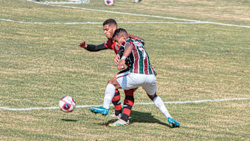 Flamengo e Fluminense disputam o troféu do Campeonato Carioca Sub-20. Flu chega ao segundo com boa vantagem. 