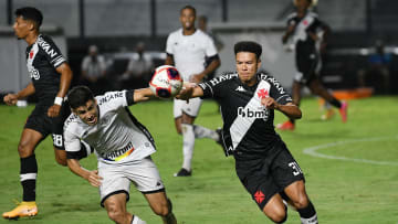 Sem muita criatividade e com sobra de desorganização, Vasco e Botafogo empataram no Campeonato Carioca. 