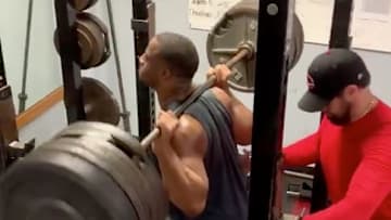 Cleveland Browns RB Nick Chubb doing squats