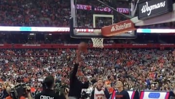 Jimmy Fallon shows a poor performance in shooting challenge at the Syracuse vs UNC game