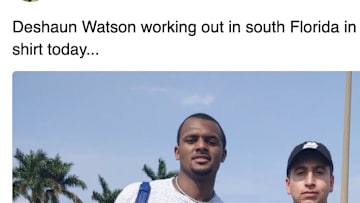 Texans fans won't like Deshaun Watson's wardrobe.