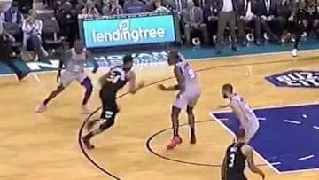 Giannis Antetokounmpo owned the Hornets defense in the fourth quarter on Sunday