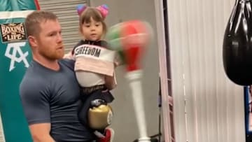 El campeón nacido en México se mantiene en forma mientras pasa la cuarentena en casa
