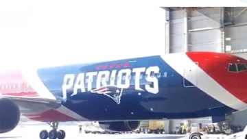 Avión de los Patriots traerá máscaras desde China