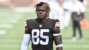 Oct 11, 2020; Cleveland, Ohio, USA; Cleveland Browns tight end David Njoku (85) warms up before the game between the Cleveland Browns and the Indianapolis Colts at FirstEnergy Stadium. Mandatory Credit: Ken Blaze-USA TODAY Sports