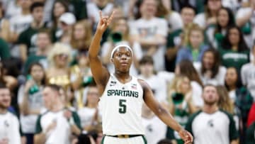 EAST LANSING, MI - FEBRUARY 20: Cassius Winston #5 of the Michigan State Spartans gives instructions to his teammates during a game against the Illinois Fighting Illini at Breslin Center on February 20, 2018 in East Lansing, Michigan. (Photo by Rey Del Rio/Getty Images)