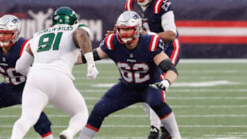 Jan 3, 2021; Foxborough, Massachusetts, USA; New England Patriots guard Joe Thuney (62) blocks against the New York Jets during the second half at Gillette Stadium. Mandatory Credit: Winslow Townson-USA TODAY Sports