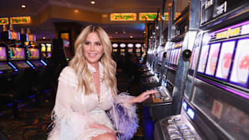 YONKERS, NY - MAY 06: TV Personality Kim Zolciak hosts the Kentucky Derby hat contest at Empire City Casino at Yonkers Raceway on May 6, 2017 in Yonkers, New York. (Photo by Dave Kotinsky/Getty Images for Empire City Casino at Yonkers Raceway)