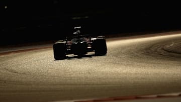 AUSTIN, TX - OCTOBER 21: Stoffel Vandoorne of Belgium driving the (2) McLaren Honda Formula 1 Team McLaren MCL32 on track during qualifying for the United States Formula One Grand Prix at Circuit of The Americas on October 21, 2017 in Austin, Texas. (Photo by Clive Mason/Getty Images)