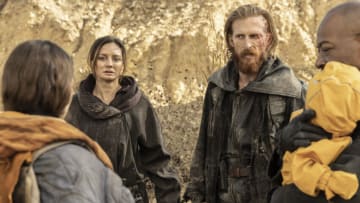 Christine Evangelista as Sherry, Austin Amelio as Dwight, Alycia Debnam-Carey as Alicia Clark, Lennie James as Morgan Jones - Fear the Walking Dead _ Season 7, Episode 13 - Photo Credit: Lauren "Lo" Smith/AMC