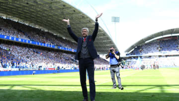 HUDDERSFIELD, ENGLAND - MAY 13: Arsene Wenger, Manager of Arsenal shows appreciation to the fans prior to the Premier League match between Huddersfield Town and Arsenal at John Smith's Stadium on May 13, 2018 in Huddersfield, England. (Photo by Shaun Botterill/Getty Images)