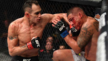 LAS VEGAS, NV - OCTOBER 06: Tony Ferguson punches Anthony Pettis in their lightweight bout during the UFC 229 event inside T-Mobile Arena on October 6, 2018 in Las Vegas, Nevada. (Photo by Josh Hedges/Zuffa LLC/Zuffa LLC)