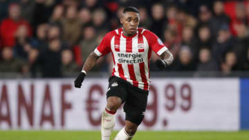 EINDHOVEN, NETHERLANDS - DECEMBER 22: Steven Bergwijn of PSV during the Dutch Eredivisie match between PSV v AZ Alkmaar at the Philips Stadium on December 22, 2018 in Eindhoven Netherlands (Photo by Edwin van Zandvoort/Soccrates/Getty Images)