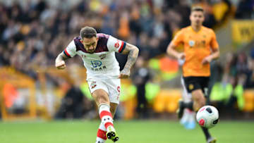WOLVERHAMPTON, ENGLAND - OCTOBER 19: Danny Ings of Southampton shoots during the Premier League match between Wolverhampton Wanderers and Southampton FC at Molineux on October 19, 2019 in Wolverhampton, United Kingdom. (Photo by Nathan Stirk/Getty Images)